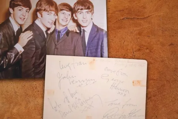 توقيع البيتلز (مزاد داوسونز)