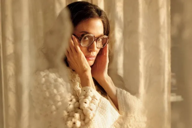 أنجلينا جولي في «ماريا» (أبارتمنت بيكتشرز)