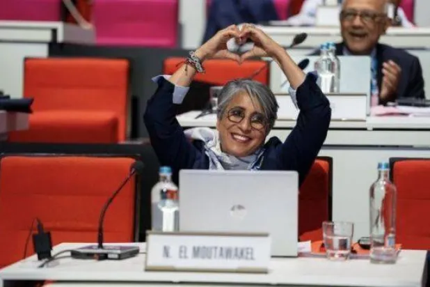 صورة البطلة الأولمبية المغربية السابقة نوال المتوكل نائبة رئيس اللجنة الأولمبية الدولية من حساب @iocmedia