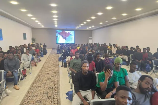 عملية ترحيل مهاجرين أفارقة من ليبيا إلى النيجر (جهاز مكافحة الهجرة غير النظامية)