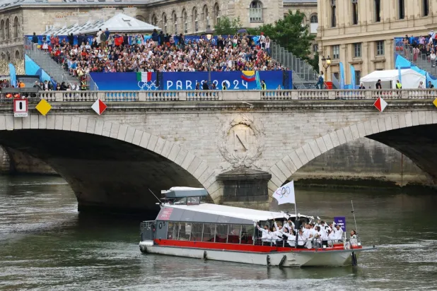 Olimpiyat Oyunları için Fransa'nın başkenti Paris'te büyük açılış (Reuters)