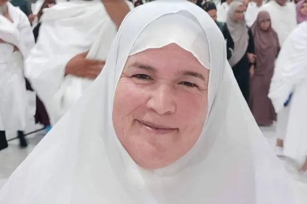 الأم المعتدى عليها (صفحة نجلها على «فيسبوك»)