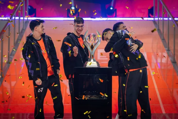 الفريق قال إن الحديث مع اللاعب نيمار قبل النهائي كان دافعاً معنوياً له (الشرق الأوسط)