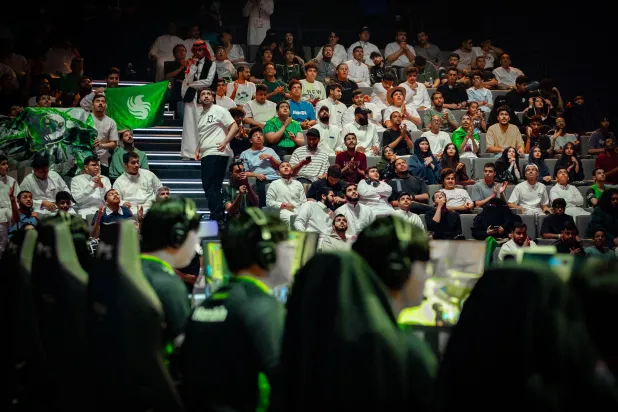 تتضمن قائمة الفرق فريق «فالكون» السعودي (الشرق الأوسط)