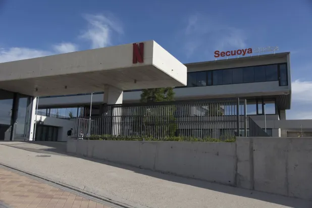 منشأة نتفليكس في العاصمة الإسبانية مدريد (الشرق الأوسط)