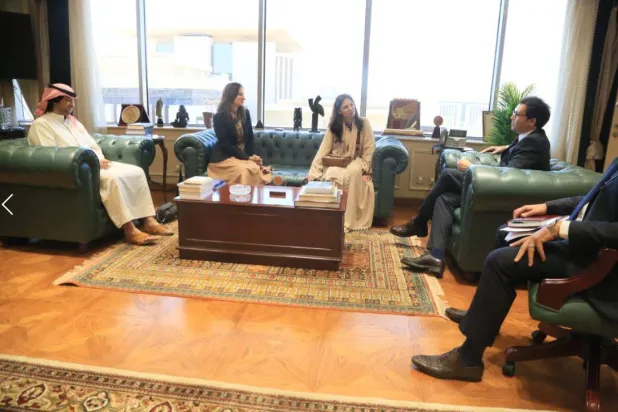 وزير الثقافة المصري يلتقي أسرة رئيس الوزراء الأسبق (وزارة الثقافة المصرية)