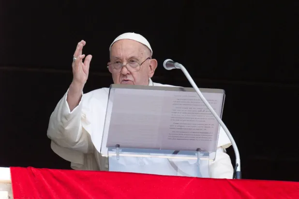 البابا فرنسيس بابا الفاتيكان (رويترز)