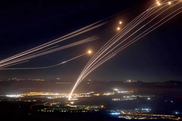 İsrail'in Demir Kubbe'si önceki gece Güney Lübnan'dan atılan roketleri Yukarı Celile üzerinde önledi. (AFP)