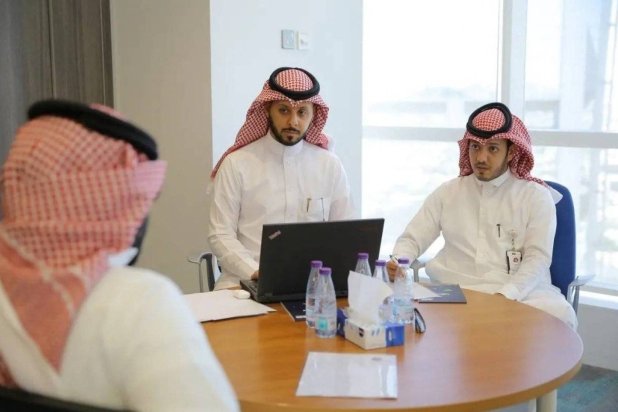 People attend a job fair organized by the Human Resources Development Fund. (Asharq Al-Awsat) 