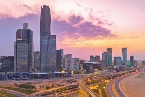 مكنت «رؤية 2030» من تجسيد الأحلام واقعاً يعيشه السعوديون والمقيمون والزوار على حد سواء في البلاد (واس)