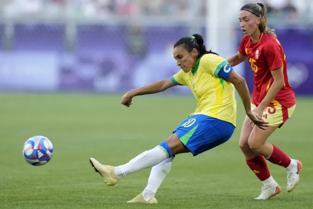 البرازيلية مارتا خلال مواجهة إسبانيا في دور المجموعات (أ.ب)