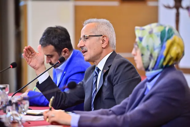 وزير النقل التركي عبد القادر أورال أوغلو أكّد أنه لن يتم إزالة حجب «إنستغرام» قبل الوفاء بالشروط (من حسابه على «إكس»)