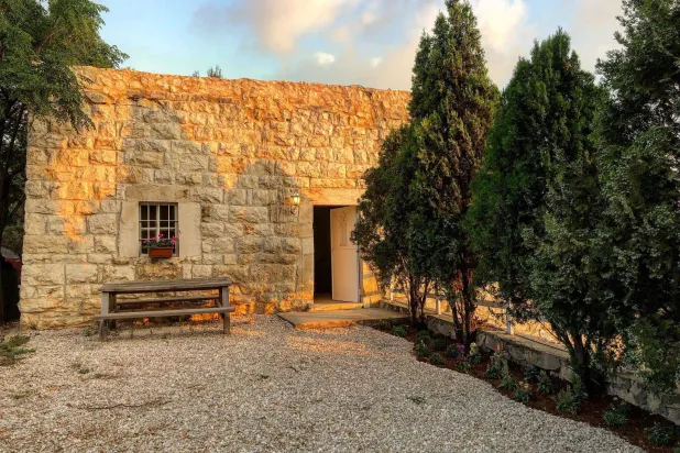 عمره 150 عاماً (قصرا)