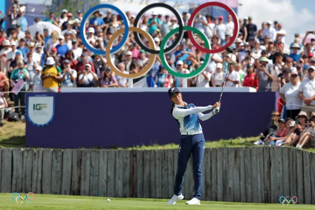 سيلين بوتييه خلال خوضها منافسات الغولف للسيدات (أ.ف.ب)