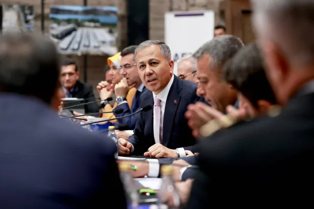 وزير الداخلية التركي علي يرلي كايا (حسابه على إكس)