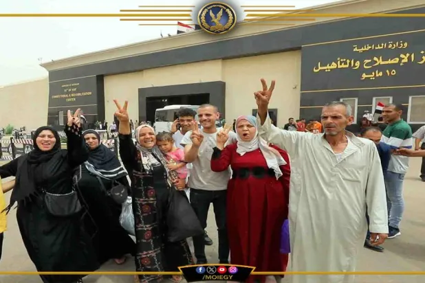 الإفراج عن محبوسين مصريين بعد العفو عنهم في أبريل الماضي (الداخلية المصرية)