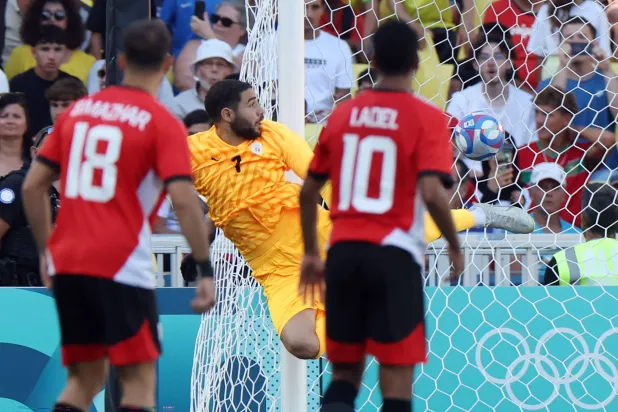 شباك الحارس حمزة علاء استقبلت 6 أهداف في مباراة المغرب (أ.ف.ب)