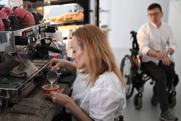 الجميع يستحقّ الفرص (أ.ف.ب)