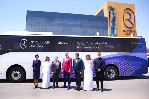 جانب من إطلاق الحافلة الكهربائية (الشرق الأوسط)