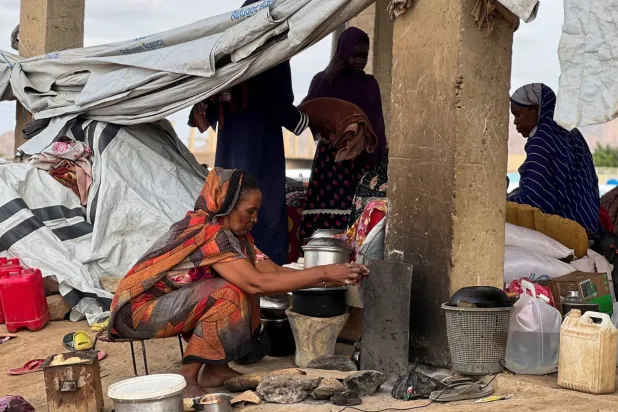 Kassala eyaletinde yerinden edilmiş aileler, 10 Temmuz 2024. (Reuters)