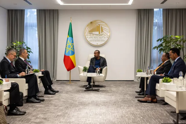 وزير الخارجية التركي هاكان فيدان زار أديس أبابا والتقى آبي أحمد الأسبوع الماضي للإعداد للجولة الثانية من المفاوضات مع الصومال (الخارجية التركية)