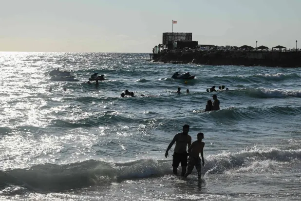 يشهد البحر الأبيض المتوسط في المرحلة الراهنة خللاً في درجات الحرارة (أ.ف.ب)