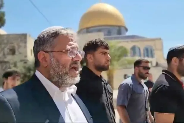 وزير الأمن القومي الإسرائيلي إيتمار بن غفير في باحة المسجد الأقصى في البلدة القديمة بالقدس 13 أغسطس 2024 (رويترز)