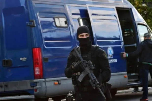 أفراد من الشرطة اليونانية في أثينا (إ.ب.أ)