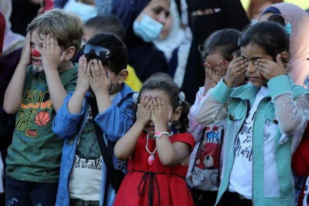 كل حدث مؤلم أو مرهق إضافي تعرّض له الشخص أثناء الطفولة يزيد من احتمالات إصابته بأمراض مزمنة (رويترز)