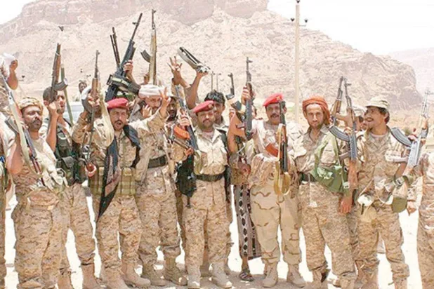 جنود من الجيش اليمني خلال حملتهم العسكرية لمطاردة عناصر القاعدة في محافظة أبين (أرشيفية - رويترز)