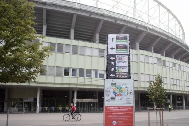 ملعب «إرنست هابل» في فيينا بالنمسا حيث كان من المفترض أن تقام إحدى الحفلات الموسيقية للنجمة تايلور سويفت (أ.ف.ب)