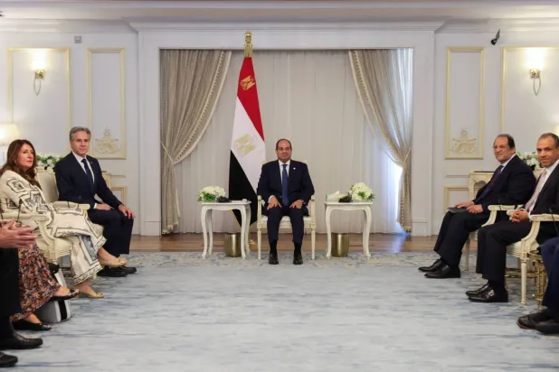 ABD Dışişleri Bakanı Antony Blinken Mısır'ın kuzeyindeki el-Alameyn kentine geldi. (AFP)