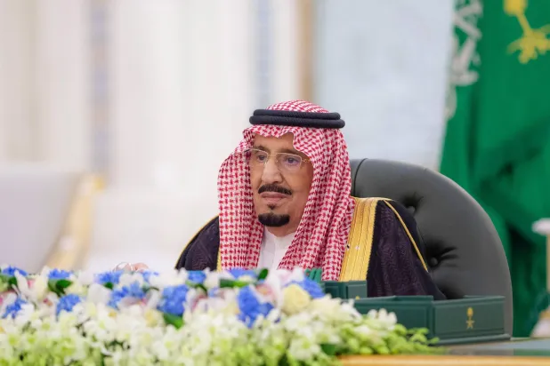 خادم الحرمين الشريفين لدى ترؤسه جلسة مجلس الوزراء في جدة الثلاثاء (واس)