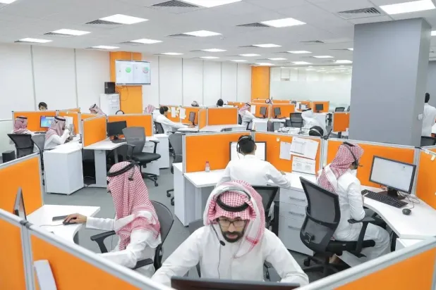 مركز الاتصال لدى هيئة الزكاة والضريبة والجمارك الذي يستقبل بلاغات التهرب الضريبي (الشرق الأوسط)