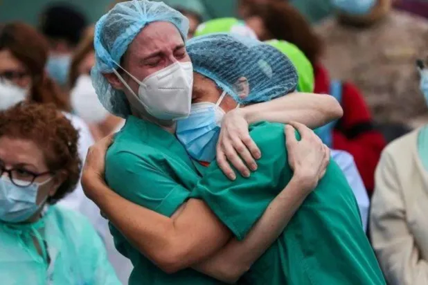 الطبيبات أكثر عرضة للانتحار من غيرهن من السكان بشكل عام (رويترز)