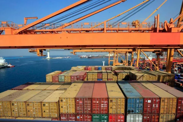 حاويات في طريقها للتحميل في أحد الموانئ السعودية (واس)