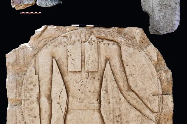 بعض النقوش في المرصد الفلكي المُكتَشف (وزارة السياحة والآثار)