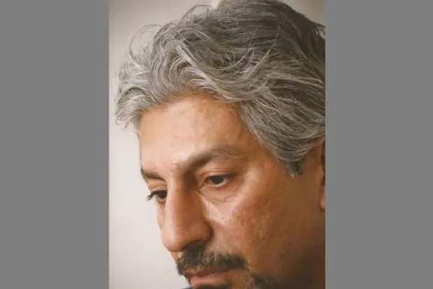 رحيل الشاعر والصحافي العراقي مخلص خليل في غربته