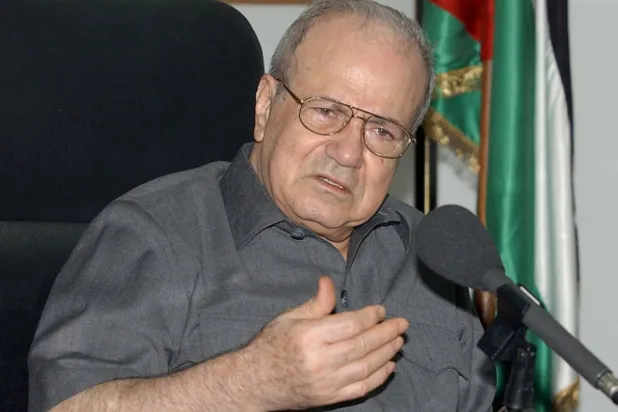 الراحل فاروق القدومي (غيتي)