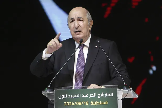 الرئيس تبون وعد بتحسين أداء الاقتصاد وخلق شغل للشباب (أ.ب)