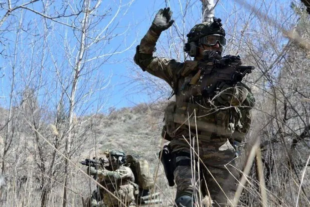 جنود أتراك مشاركون في عملية «المخلب - القفل» شمال العراق (وزارة الدفاع التركية)