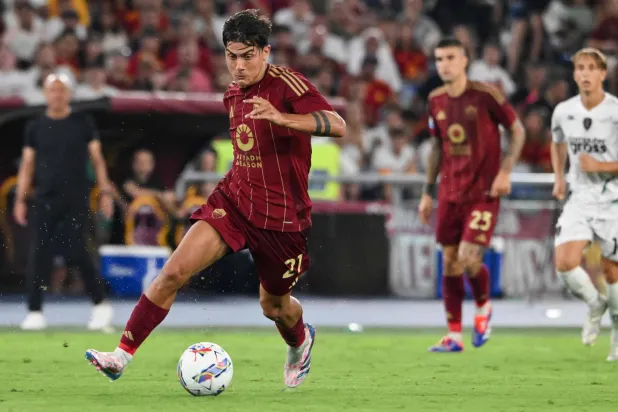 باولو ديبالا سيكون حاضراً مع راقصي التانغو في تصفيات المونديال (أ.ف.ب)