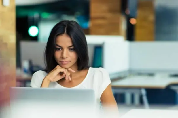 النساء عادة ما يكن أكثر إبداعاً من الرجال (رويترز) 