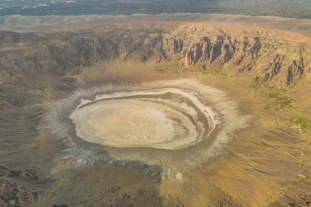 تعمل هيئة المساحة على إبراز كافة المواقع المكتشفة من فوهات وأحافير وكهوف تجاوزت 300 كهف (هيئة المساحة الجيولوجية السعودية)