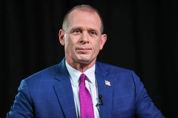 المتحدث الإقليمي للخارجية الأميركية باللغة العربية سام وريبرغ (تصوير سعد العنزي)