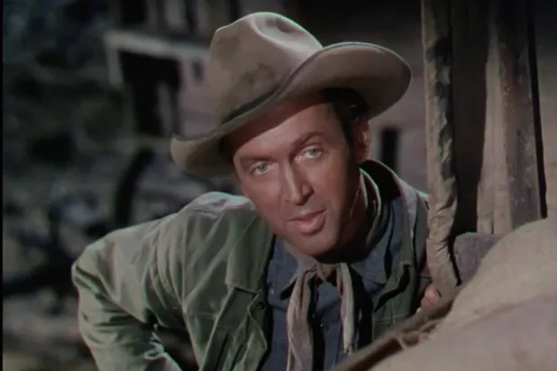 جيمس ستيوارت في «انعطاف نهر» (يونيڤرسال)