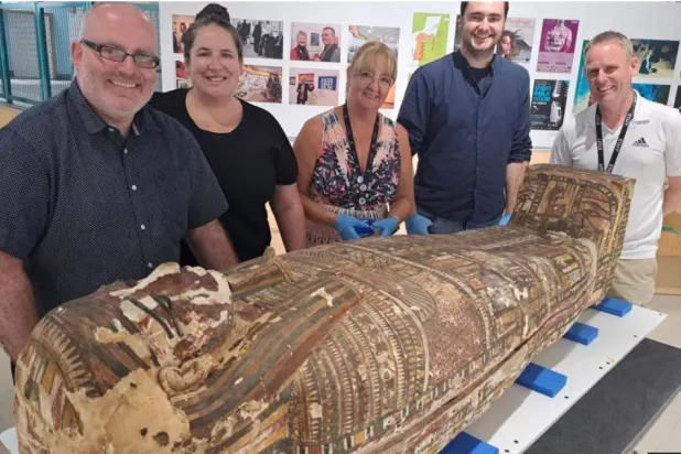 استقبال للتابوت بعد ترميمه (جامعة سوانزي)