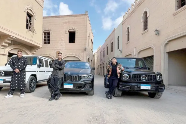 حسن شاكوش وحمو بيكا وعمر كمال (صفحة بيكا بفيسبوك)