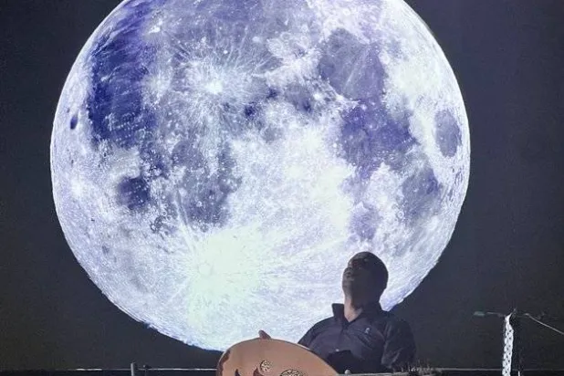 سمير روحانا خلال حفل بعلبك (المصدر منصة إكس)