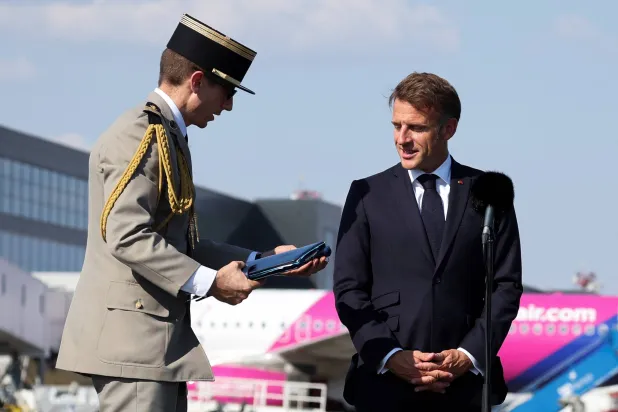 الرئيس الفرنسي إيمانويل ماكرون (رويترز)